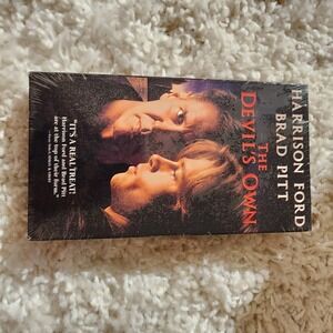 The Devil's Own VHS Harrison Ford Brad‎ Pitt NEW Sealed Collectible Movie Tape
